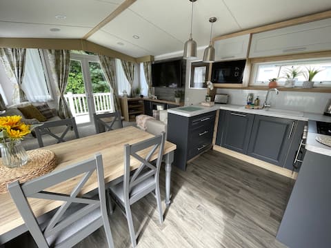 Premium Caravan in Golf Village
