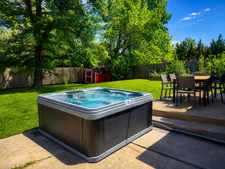 Lrg Groups/ Fams. Fire Pit, Hot Tub, Geo Dome! - Golden