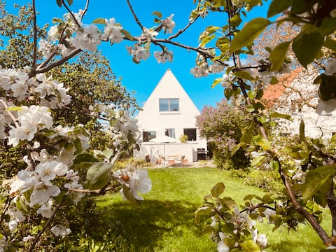 House with water view. 100 m to beach and 1 km to town