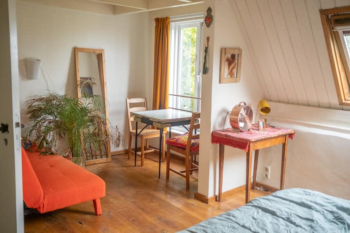 Beautiful Spacious Bedroom In Sonsbeek - Arnhem