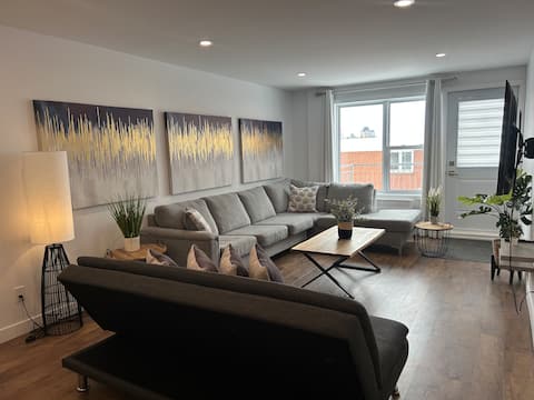 Magnificent! New! 3 queen bedrooms