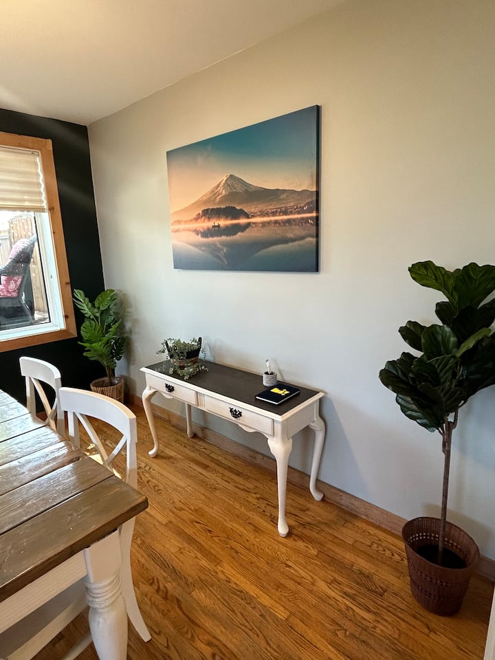 The Blue Loft - Sylvan Lake, AB