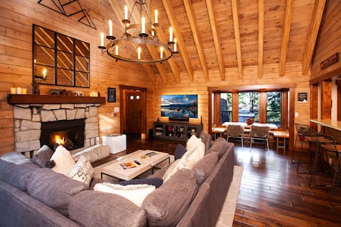 Popular Airbnb listing: Carnelian Bay Hideaway | Hot Tub & HOA Lake Access in Cedar Flat