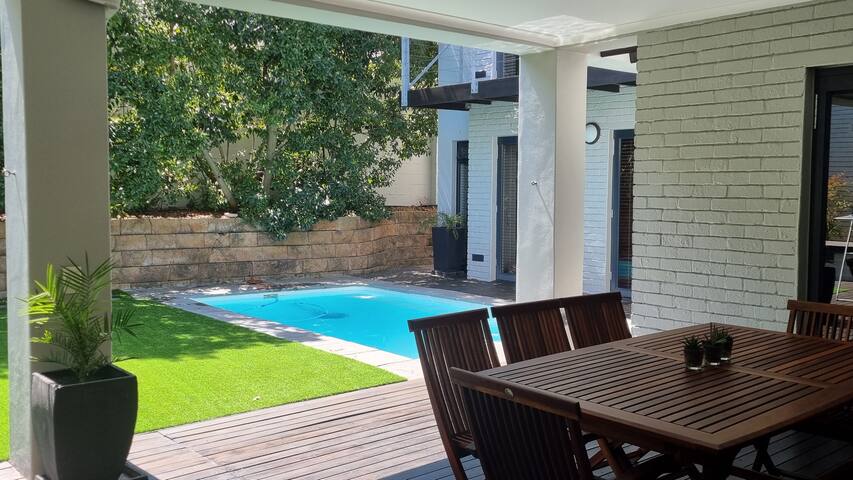 Family Home in Northern Suburbs of Cape Town gallery image 4