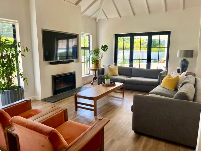 Amazing Mountain View Villa gallery image 2