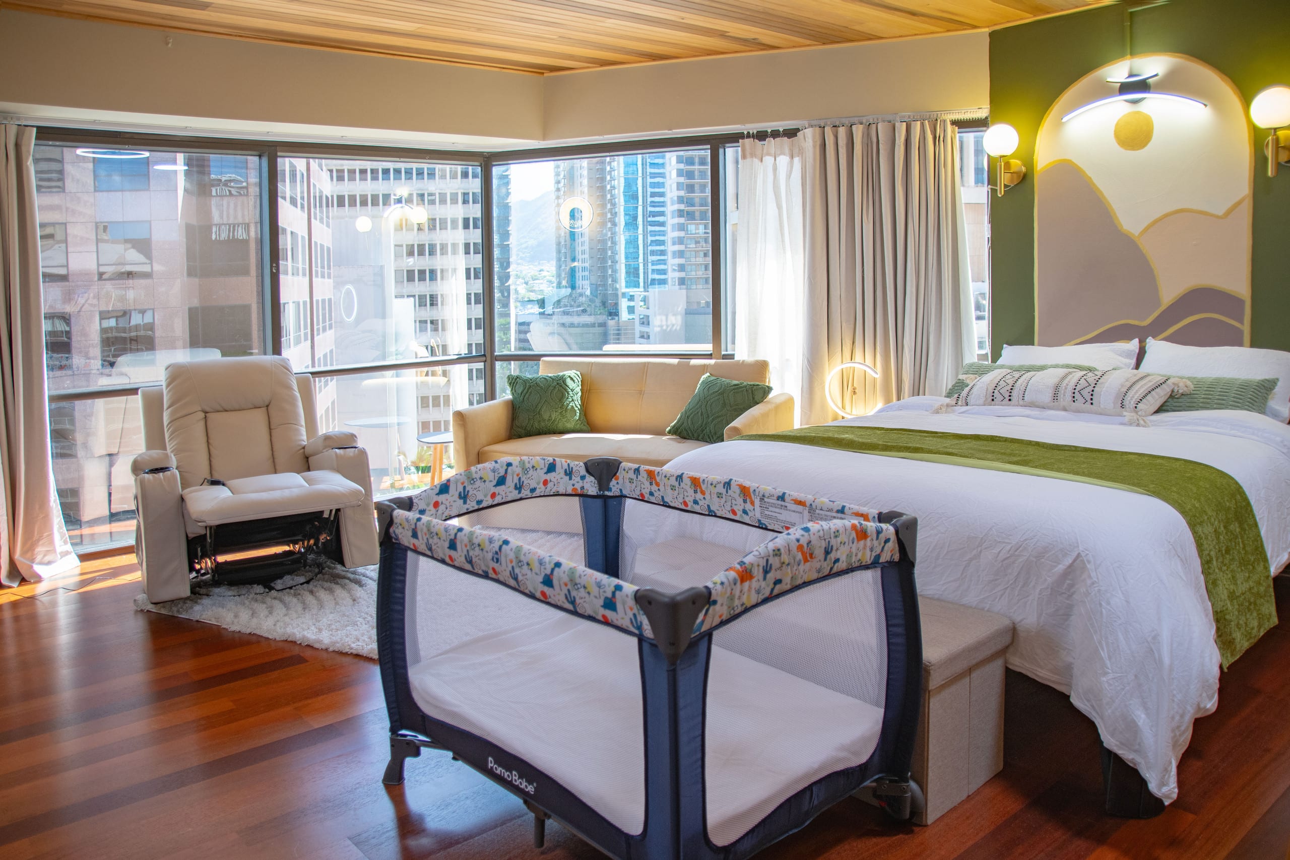 Condo in Honolulu · ★4.88 · 1 bedroom · 2 beds · 1 private bath - Image 29