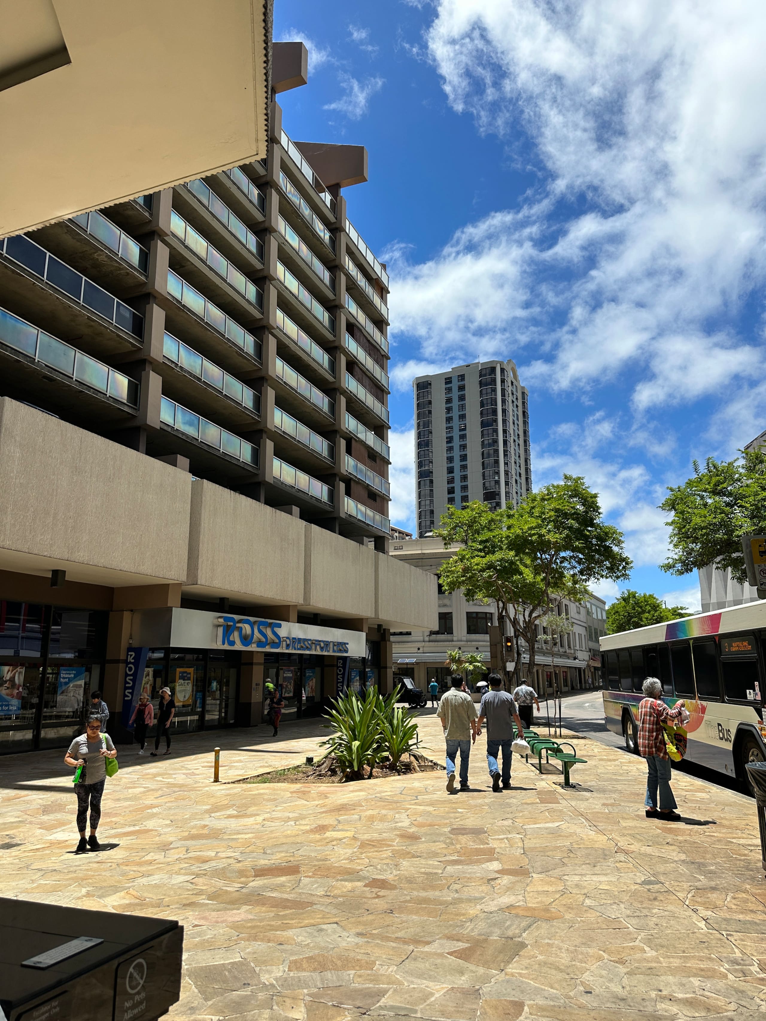 Condo in Honolulu · ★4.88 · 1 bedroom · 2 beds · 1 private bath - Image 49