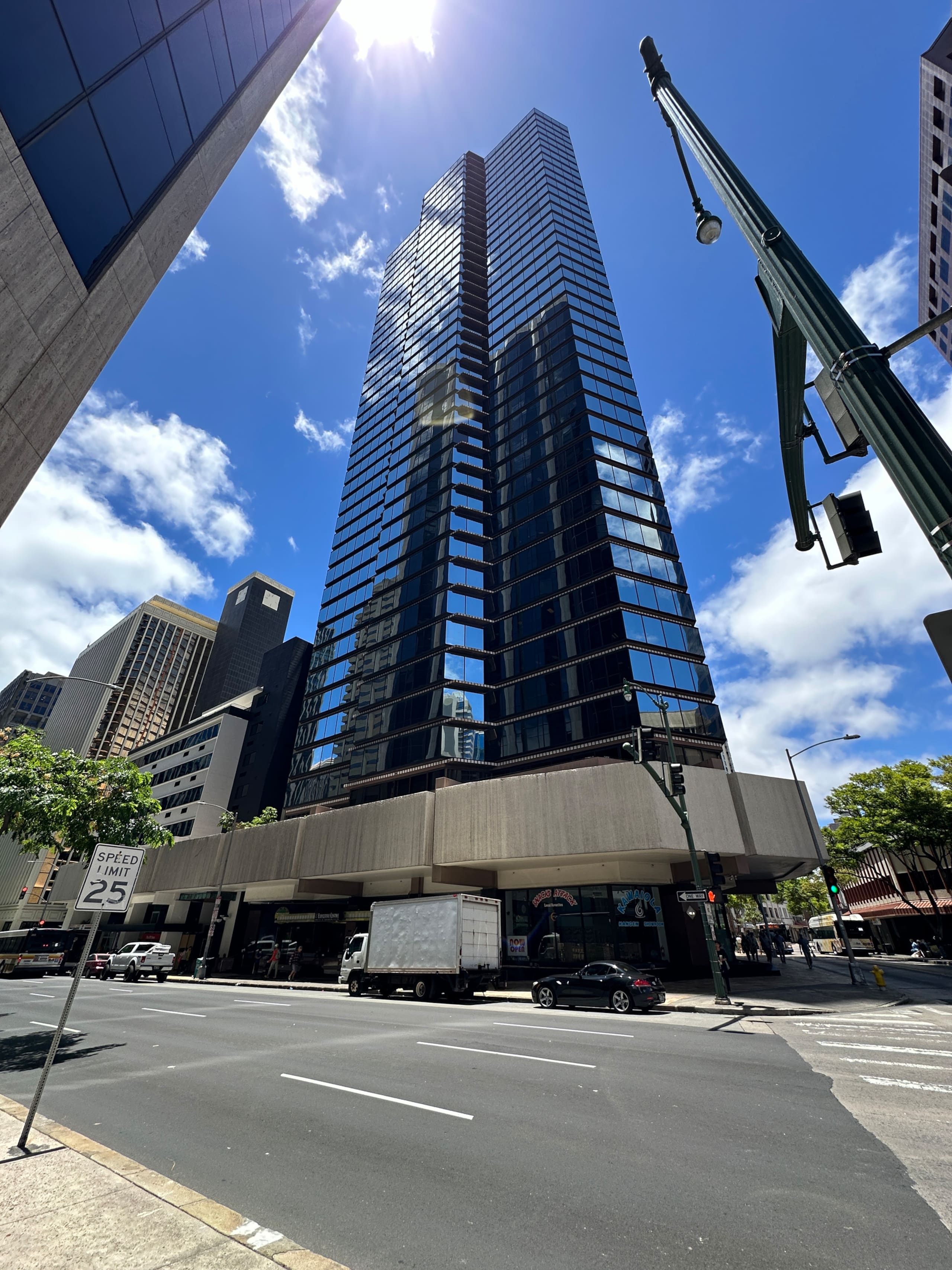 Condo in Honolulu · ★4.88 · 1 bedroom · 2 beds · 1 private bath - Image 53