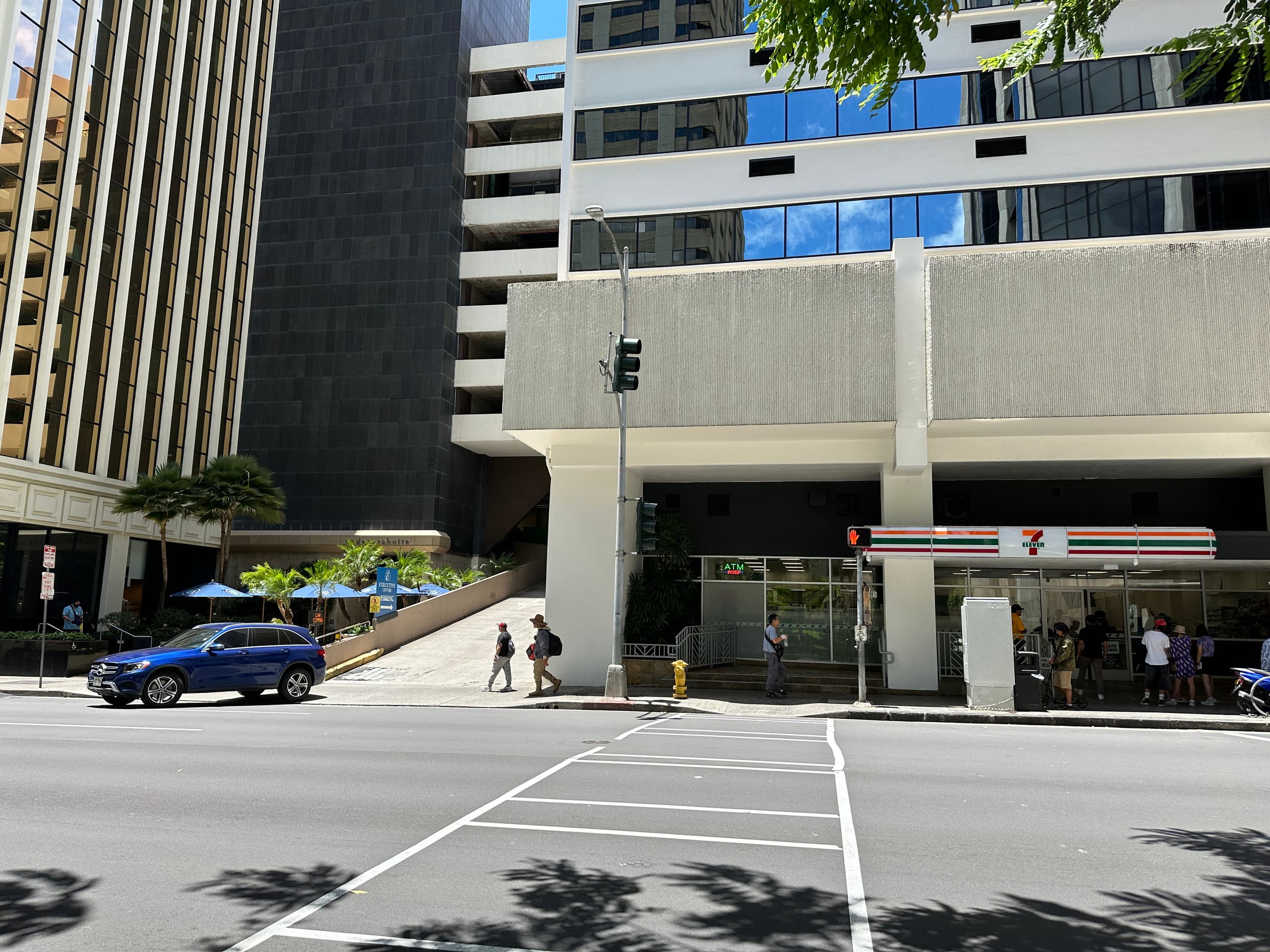Condo in Honolulu · ★4.88 · 1 bedroom · 2 beds · 1 private bath - Image 51