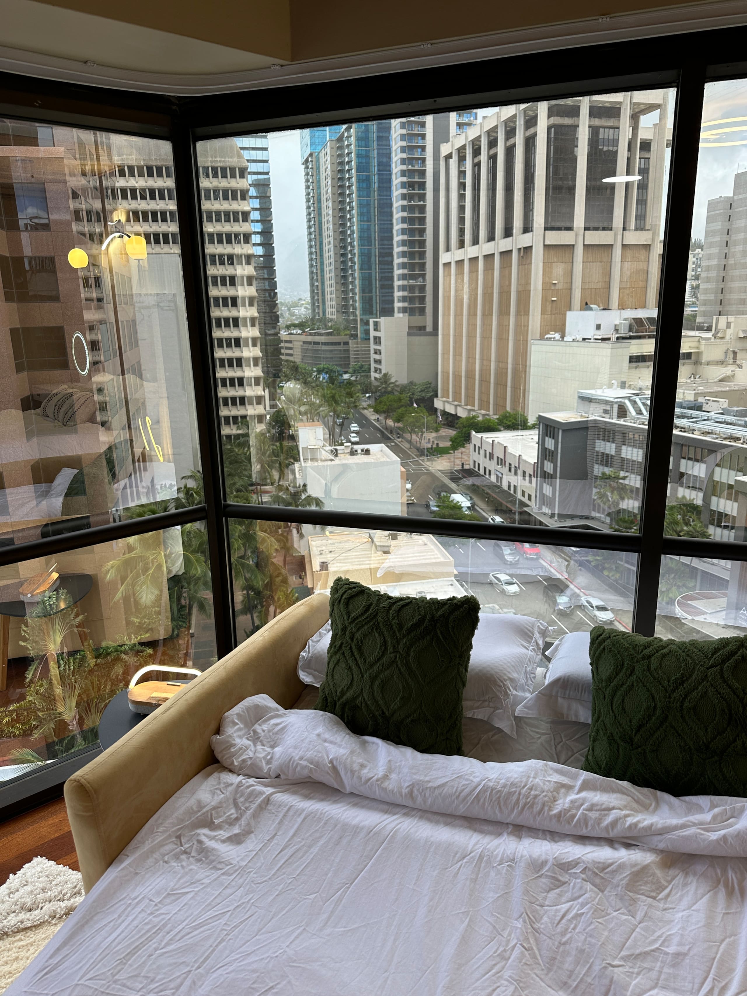 Condo in Honolulu · ★4.88 · 1 bedroom · 2 beds · 1 private bath - Image 6