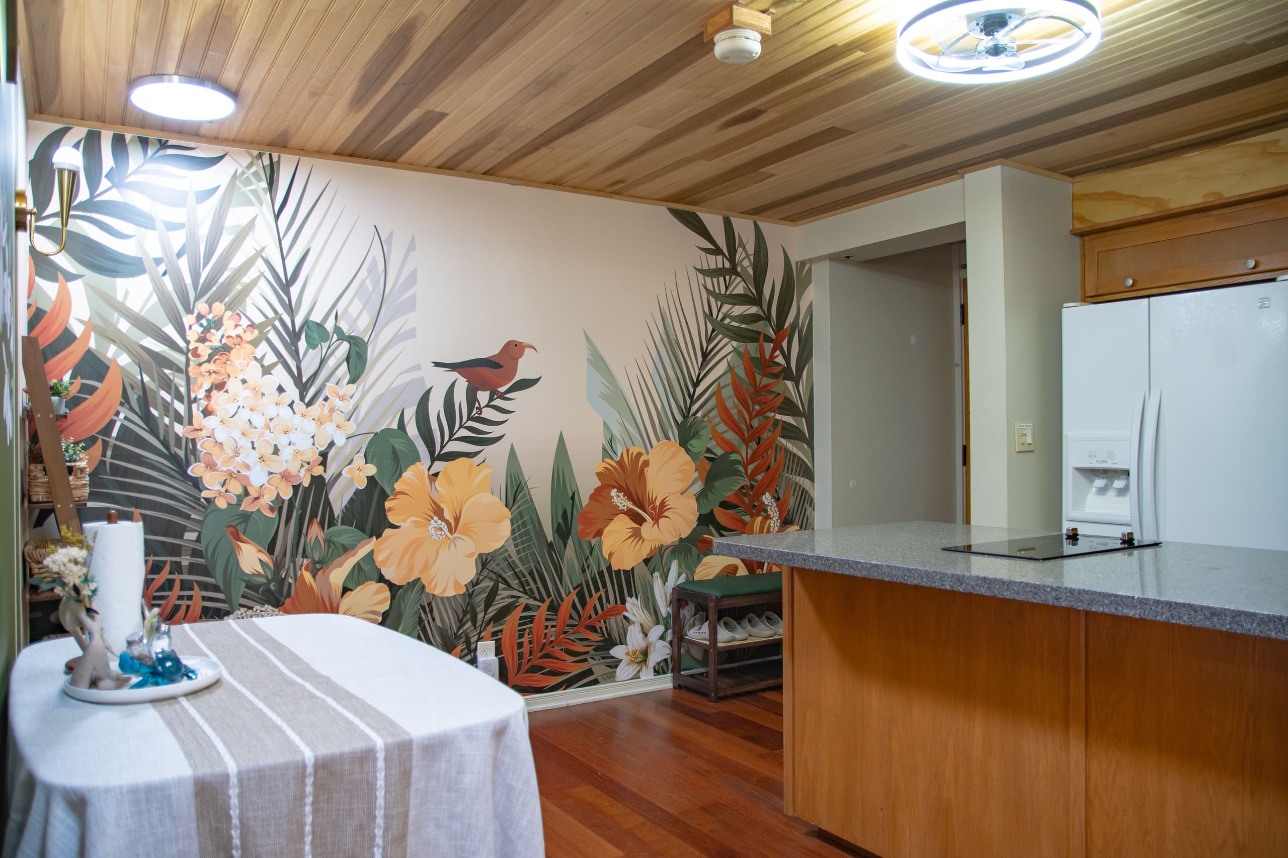 Condo in Honolulu · ★4.88 · 1 bedroom · 2 beds · 1 private bath - Image 8