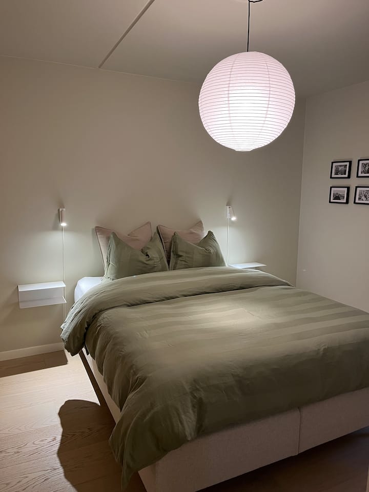 Საძინებელი 1 ორადგილიანი საწოლით