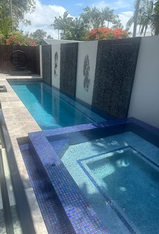 Prime Noosa River Luxury Private Heated Pool & Spa