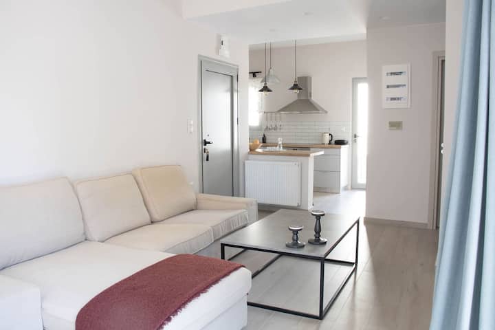 Sunflower Apartment - City Center Hidden Gem - Chania