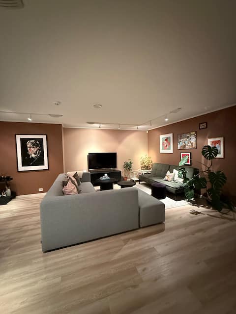 Popular Airbnb listing: Welcome to our modern, family-friendly condo in Tomasjord