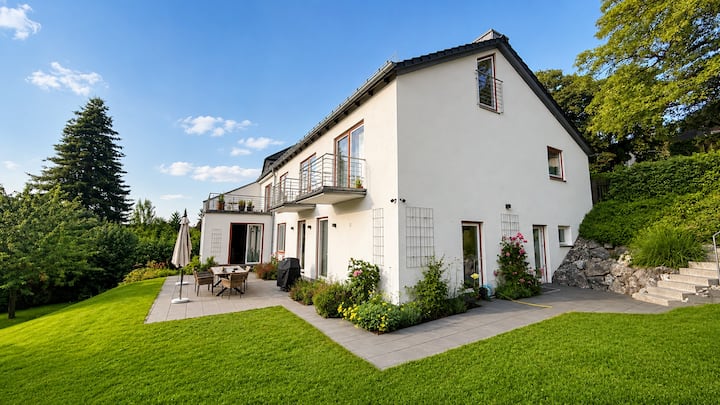 Unique mansion near Tradefair Cologne, Düsseldorf