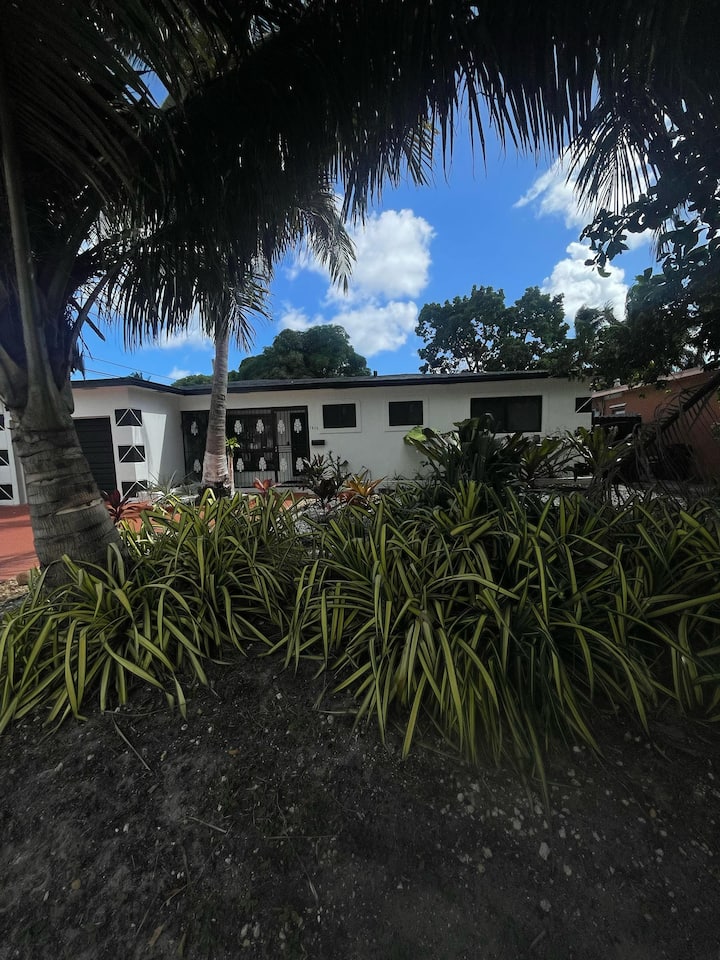 D&b Paradise Near Miami & Hard Rock & Airport.&bch - North Miami Beach, FL