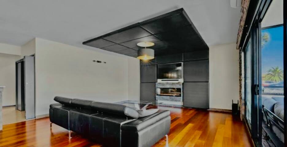 Waterfront Getaway gallery image 3