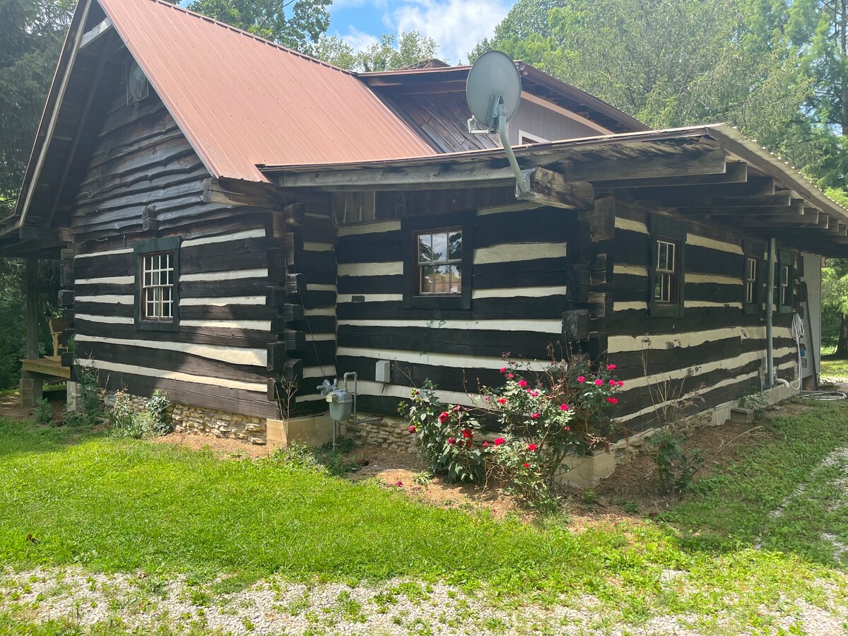 Rustic Cabin retreat Cabins for Rent in Gosport, Indiana, United