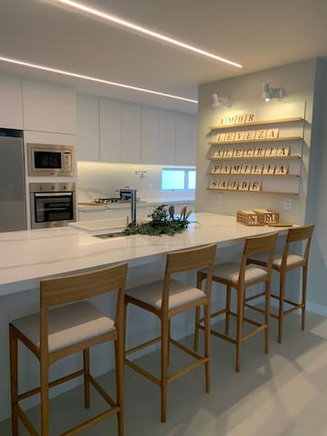 Modern, Safe, 5min walk to beach gallery image 3