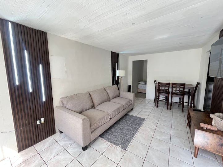 Cozy Central House With Private Patio - Tijuana
