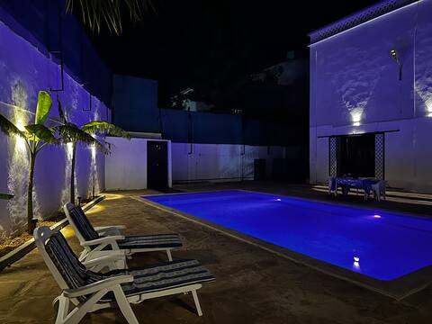 Villa with Swimming Pool & Garden