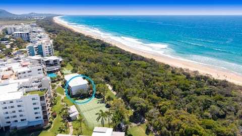Top Airbnb: Seashells Beach House, Sleeps 6 - Pool, Sauna, Gym in Marcoola