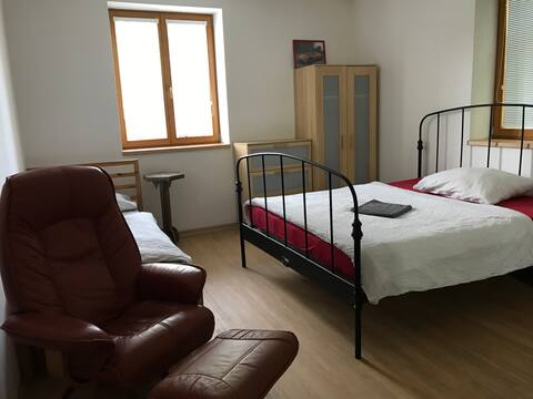 Calm flat with terrasse near Prague airport (7)