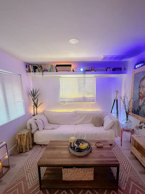 Top Airbnb: Boho Beach Bungalow -5 min from the beach in Florida