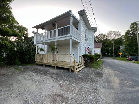 A fun and comfy 3 bedroom!