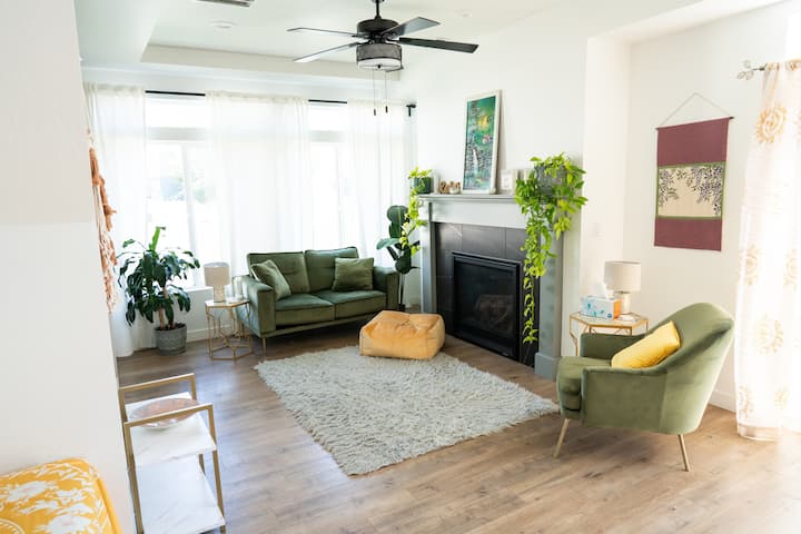 Private 2br W/ Garage | Easy Access To Slc & Provo - Vineyard, UT