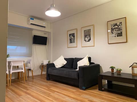 Top performing Airbnb: Impeccable studio in Comuna 13