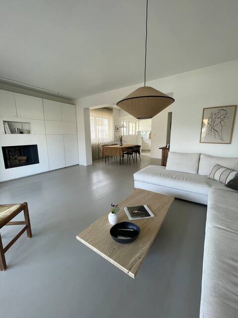 Bright, cozy two bedroom flat.