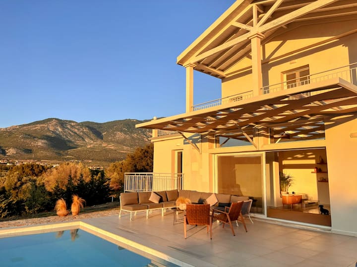 Escape To A Private, Stylish Villa Retreat - Kefalonia