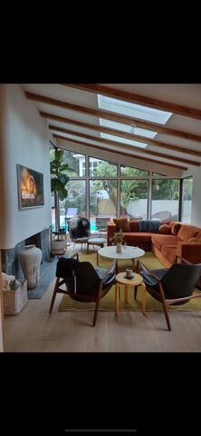 New Renovated Mid Century Oasis gallery image 2