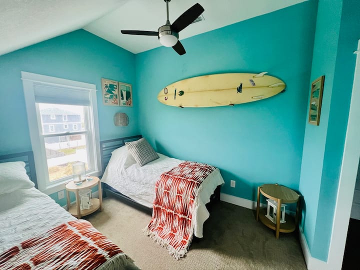 Salle de surf pour garçons.