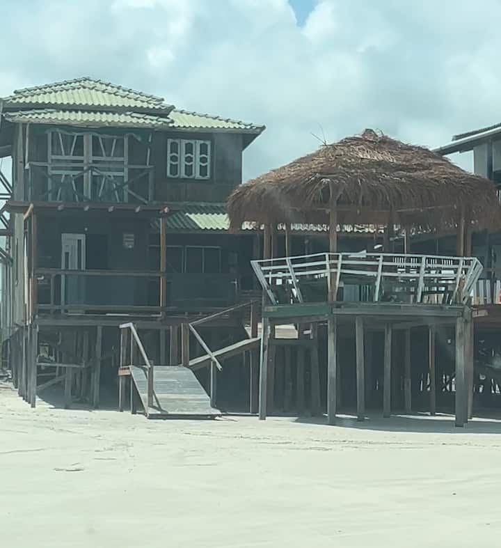 Ajuruteua Paradise House
10 beds, 4 en-suites, 5 bathrooms