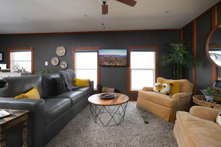 3br Bunker Near Palo Duro Canyon, Pets Welcome - Canyon, TX