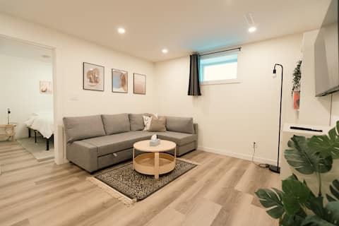 Top performing Airbnb: Newly Renovated Modern Suite in Southend in Regina Metropolitan Area