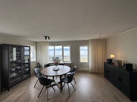 Beautiful ocean view 3 bedr.apt