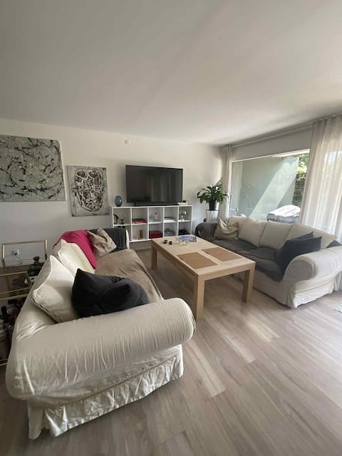 Top performing Airbnb: Charming terraced house in Fredensborg