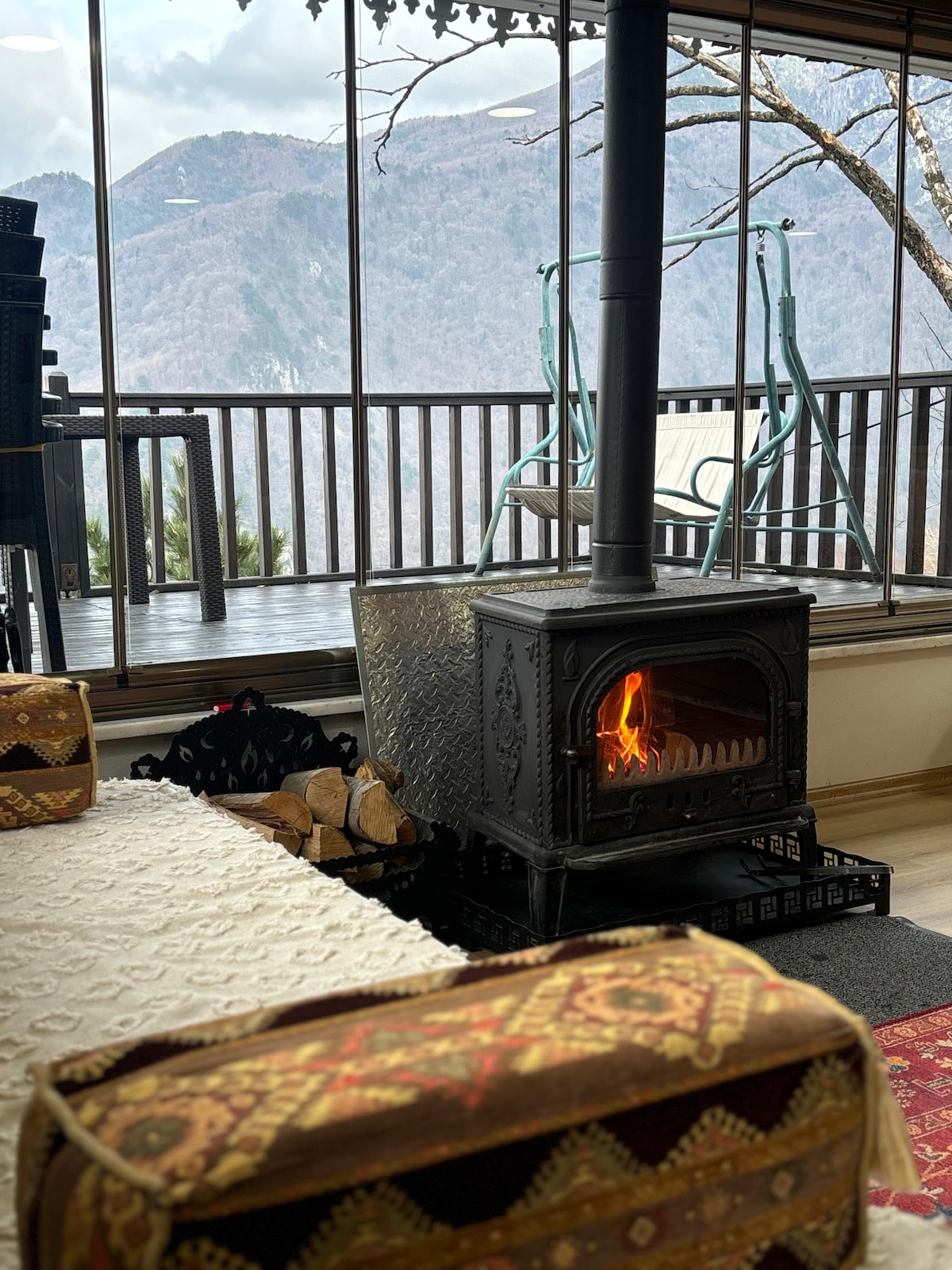 Uludağ ve Bursa manzaralı Lüks Çalıkuşu Dağ Evi