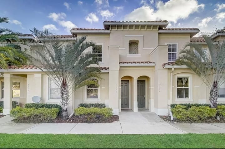 Beautiful  Cozy House 10 Minutes To Disney - Lake Buena Vista, FL