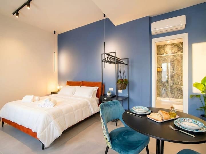 Floris: Modern Studio In The Heart Of City Center - Bari