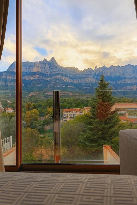 Apartament Montserrat with private hot tub & sauna