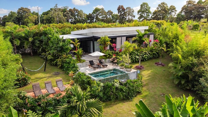 Villa Bali - Jungle Hideaway with Private Jacuzzi