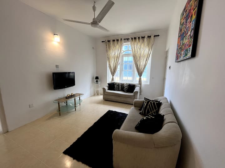 Beachside Haven: 2br Apartment | Bambalapitiya - Colombo