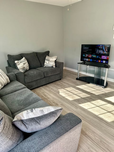 Quiet cozy duplex Off  I-95 Close To Outlets