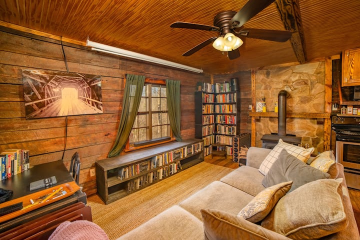 Perfect Escape: Timeless Retreat - Tennessee