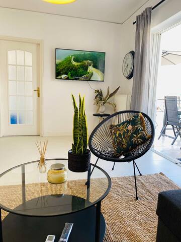 Huge accomodation with Acropolis view. 12 prs 4BDR gallery image 3